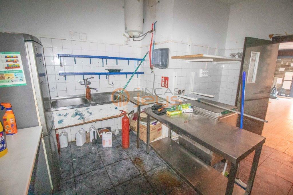 For sale of commercial in Coma - Ruga