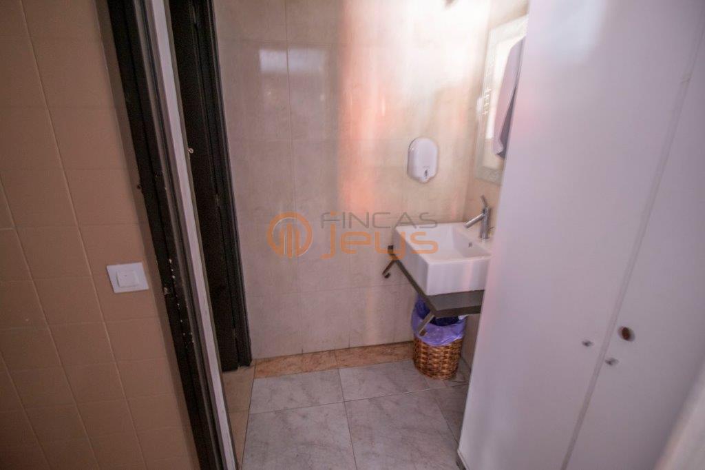 For sale of commercial in Coma - Ruga