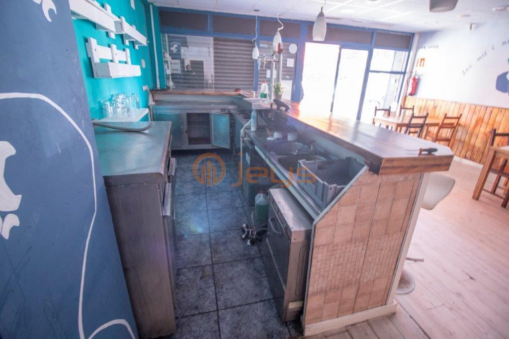 For sale of commercial in Coma - Ruga