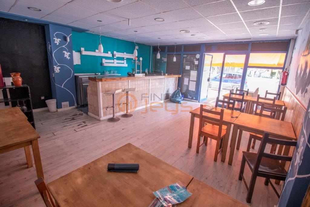 For sale of commercial in Coma - Ruga