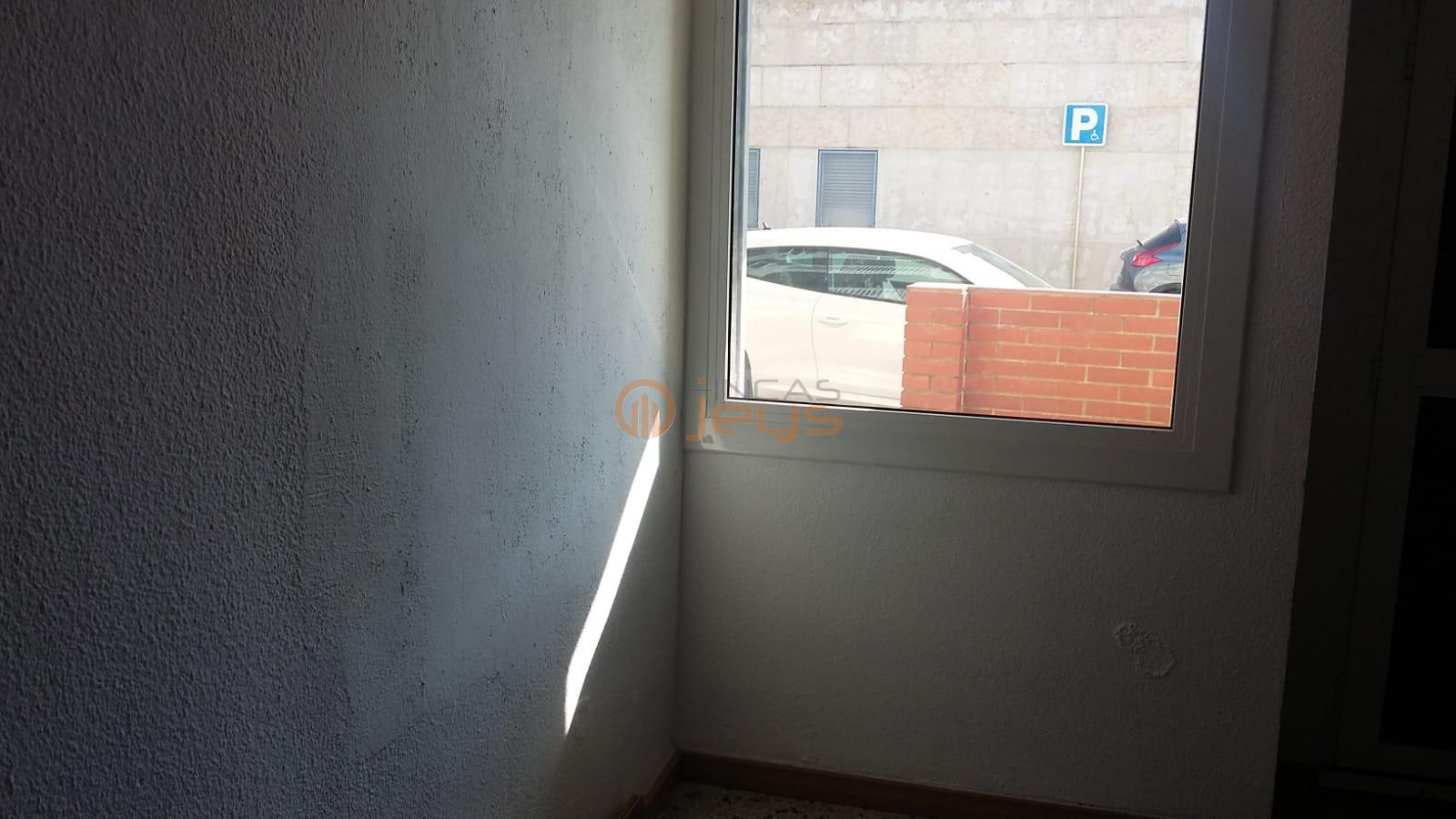For sale of commercial in Coma - Ruga