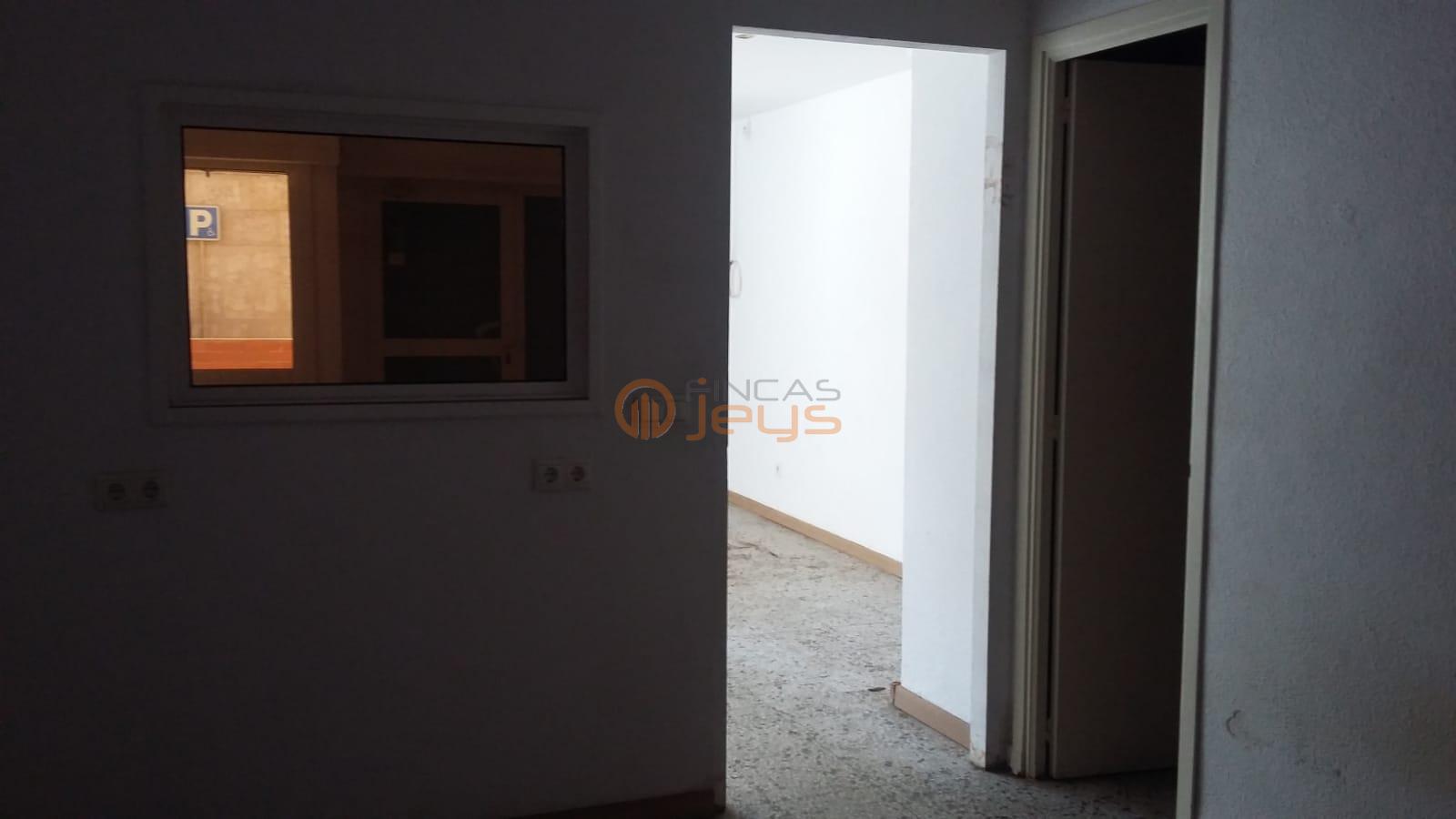 For sale of commercial in Coma - Ruga