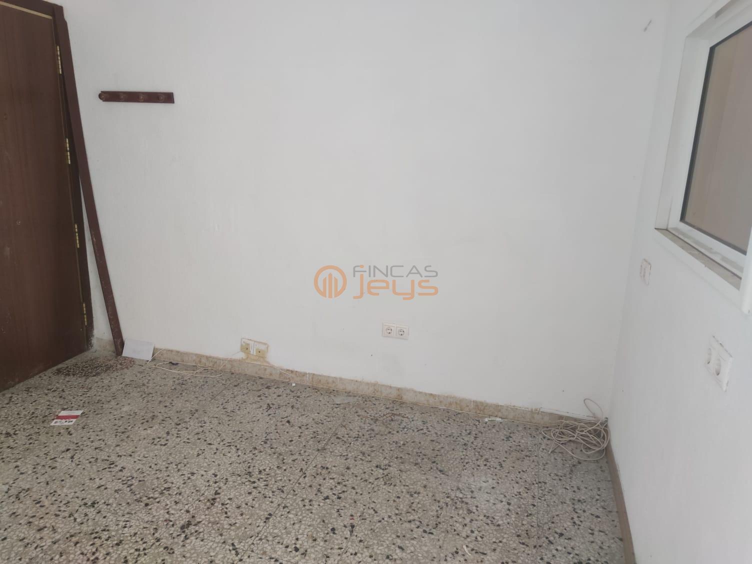 For sale of commercial in Coma - Ruga