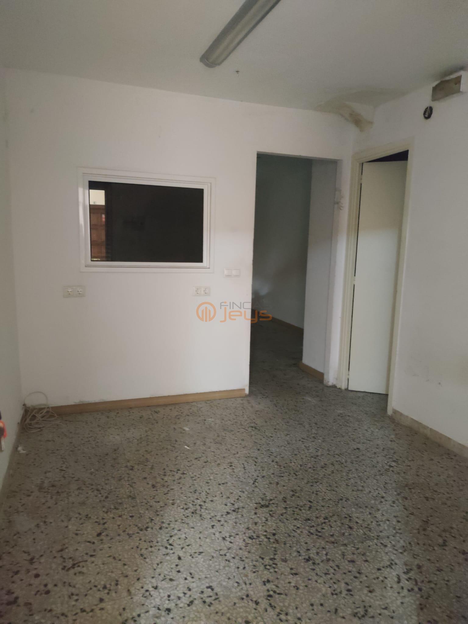 For sale of commercial in Coma - Ruga