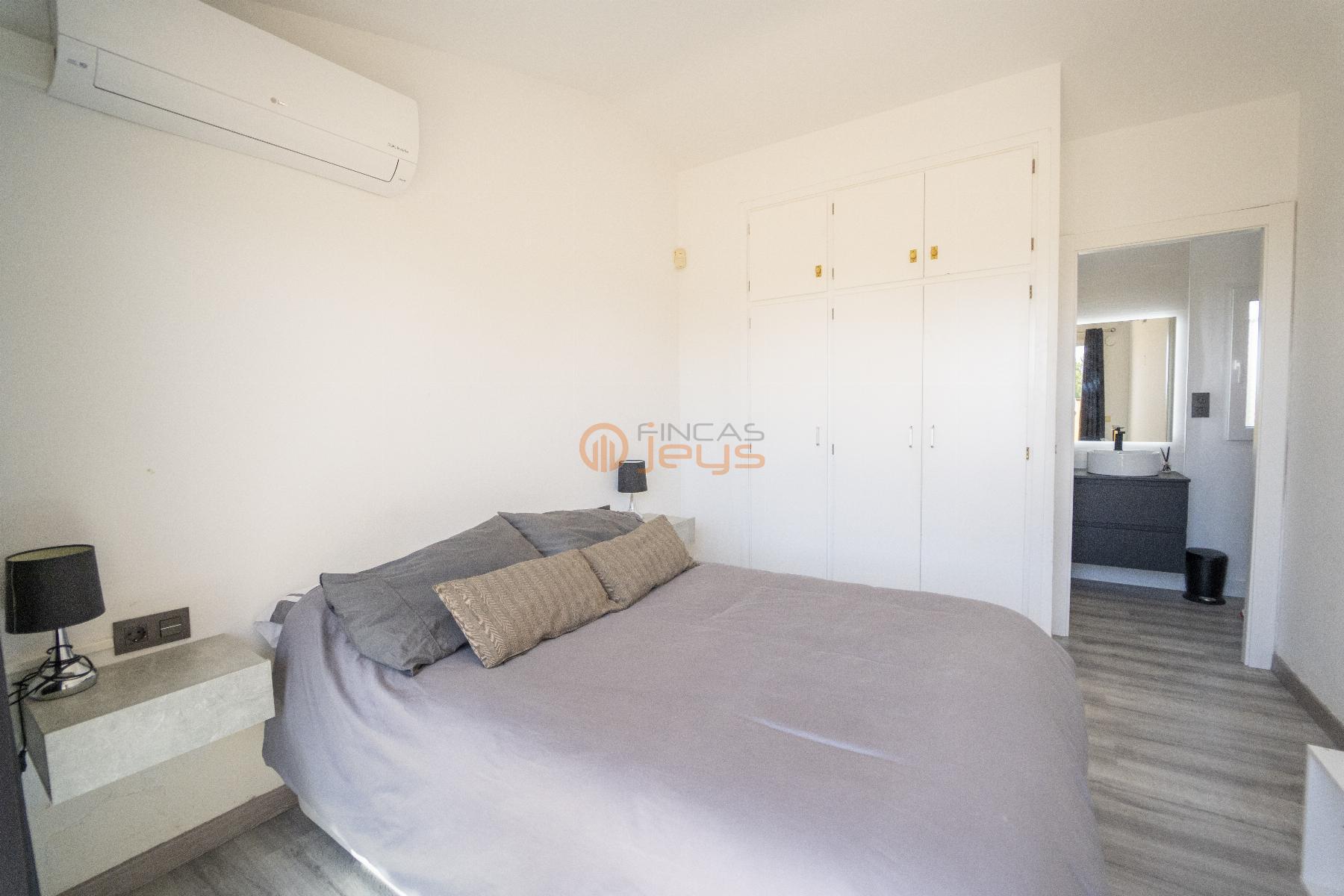For sale of house in Coma - Ruga