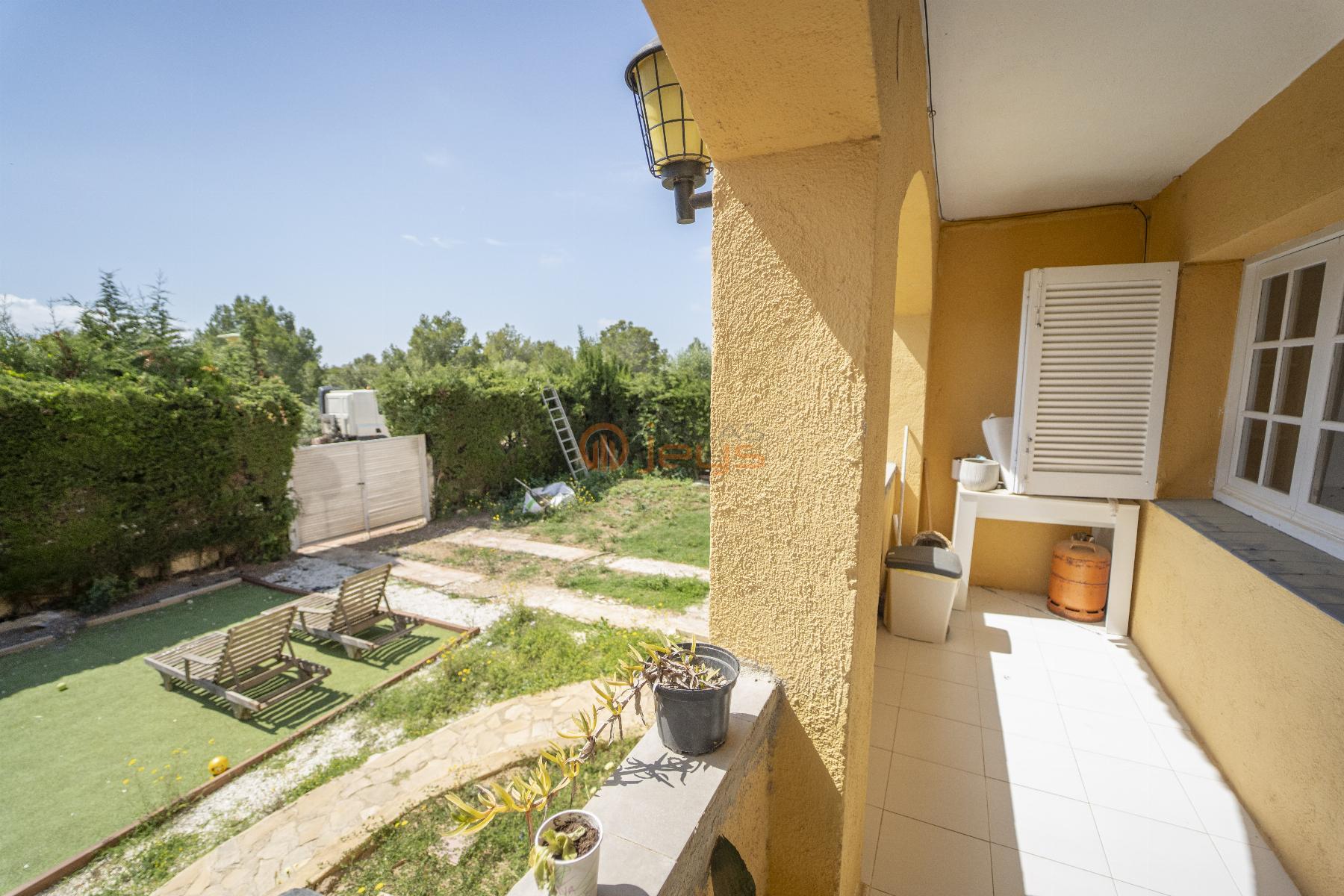 For sale of house in Coma - Ruga