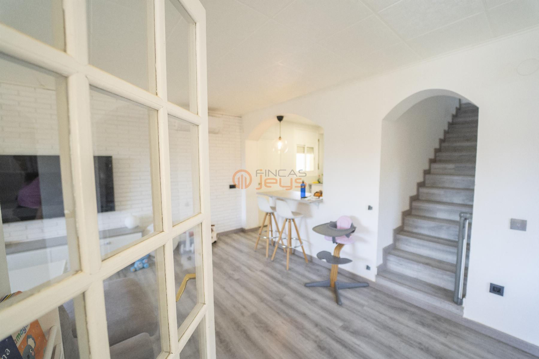 For sale of house in Coma - Ruga