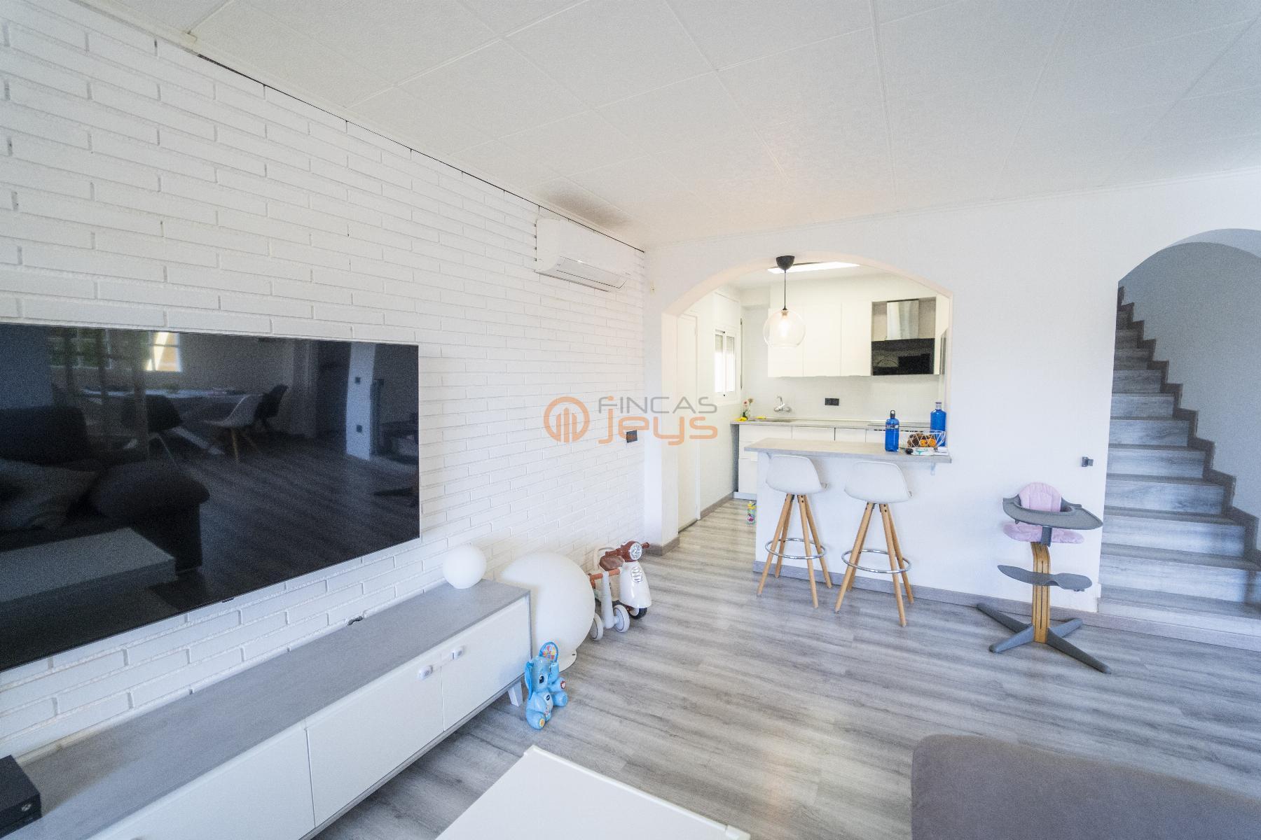 For sale of house in Coma - Ruga