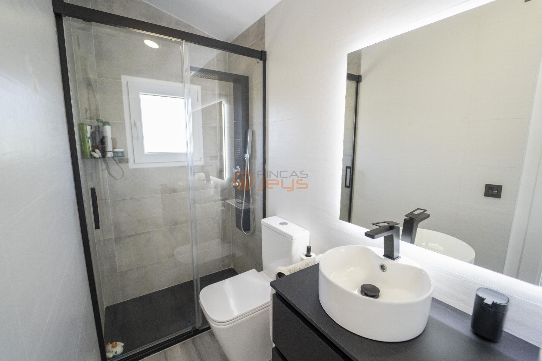 For sale of house in Coma - Ruga