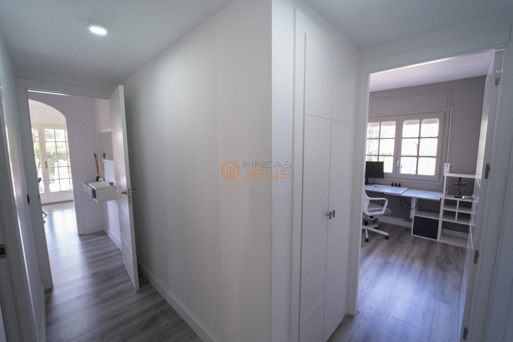 For sale of house in Coma - Ruga