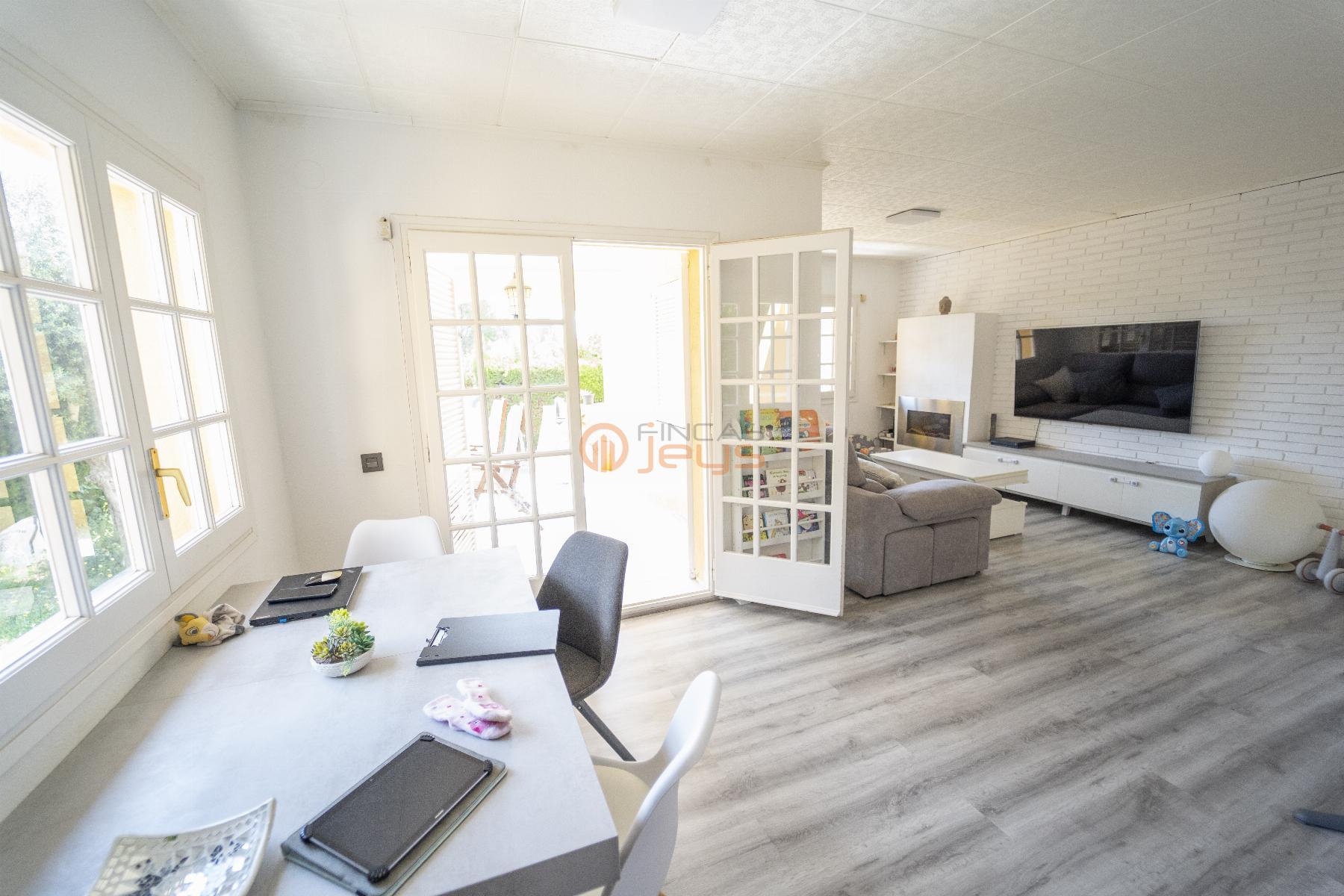 For sale of house in Coma - Ruga