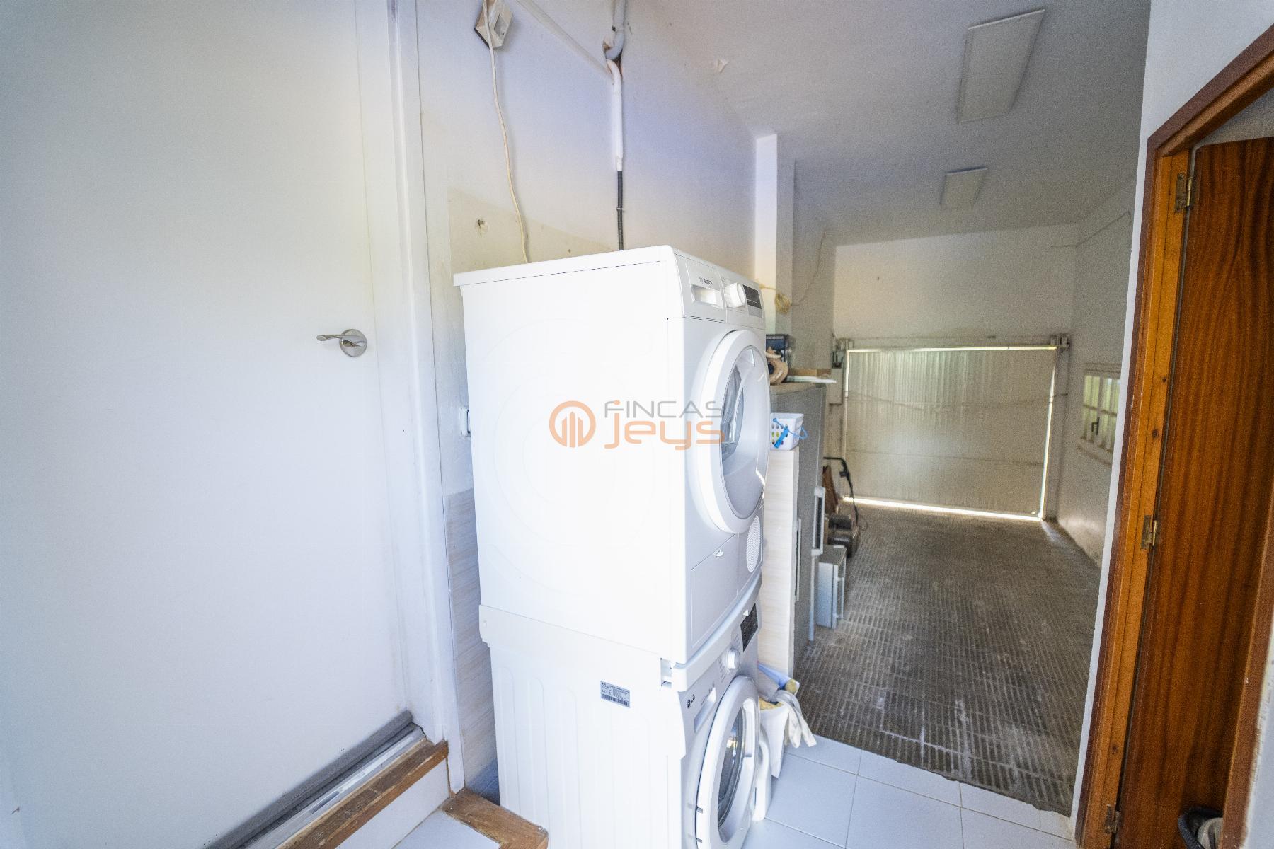 For sale of house in Coma - Ruga