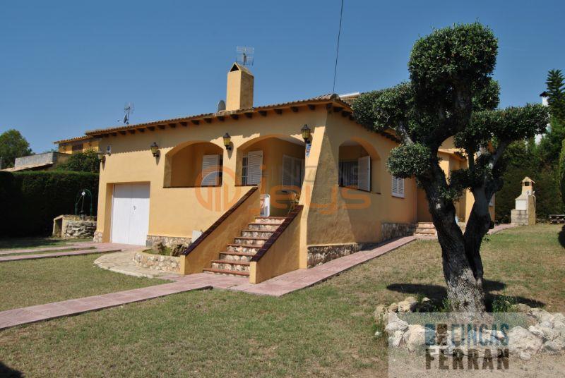 For sale of house in Coma - Ruga