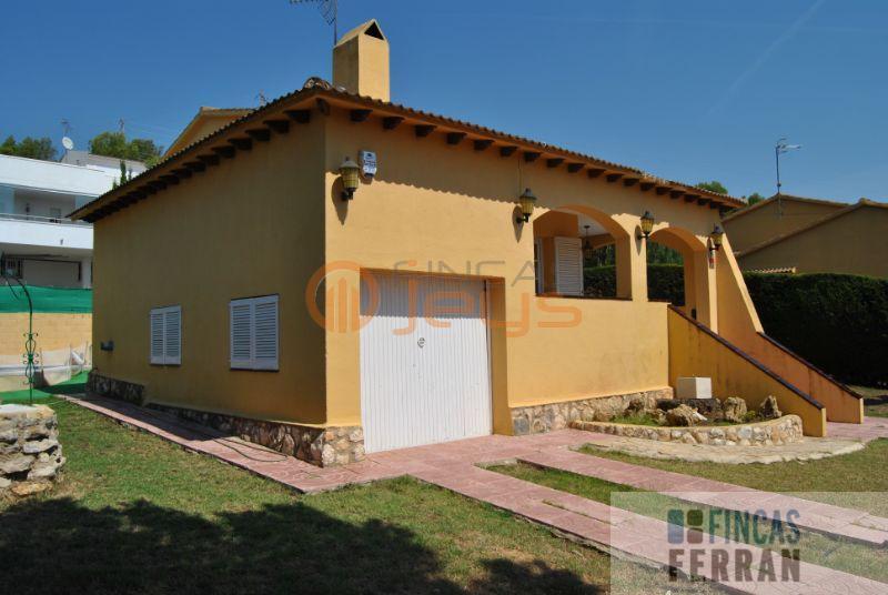 For sale of house in Coma - Ruga