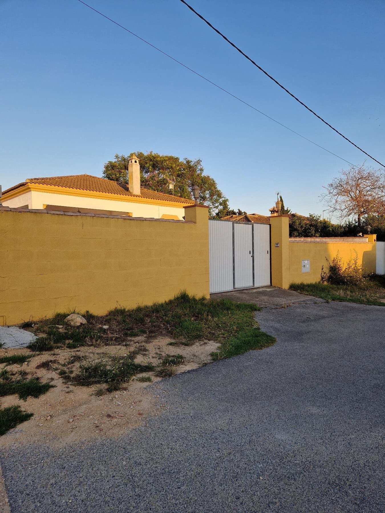 For sale of chalet in Chiclana de la Frontera