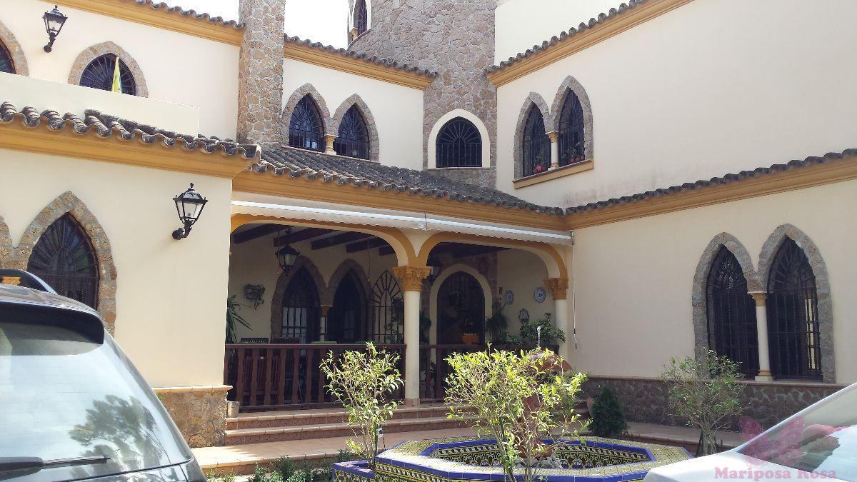 For sale of villa in Chiclana de la Frontera