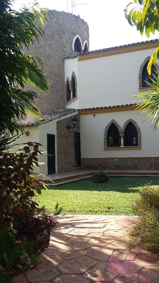 For sale of villa in Chiclana de la Frontera