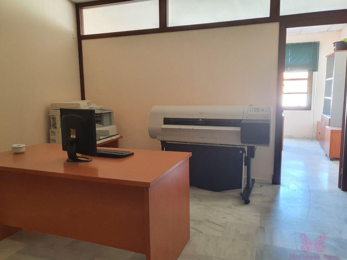 For rent of office in Chiclana de la Frontera