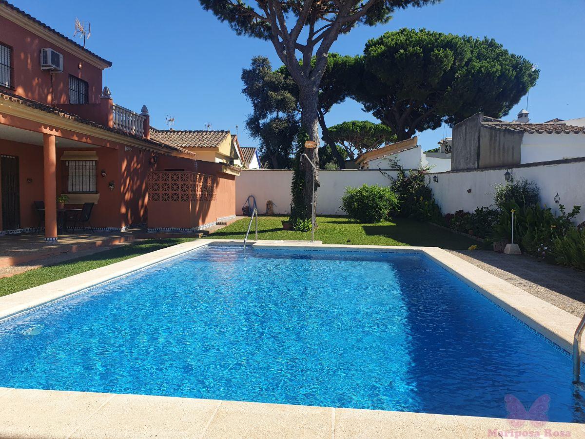 For sale of chalet in Chiclana de la Frontera