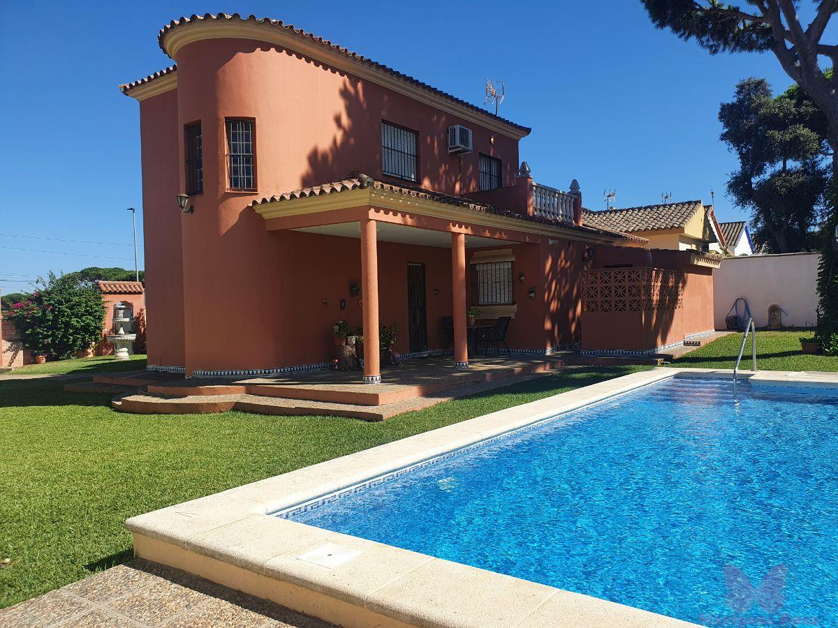 For sale of chalet in Chiclana de la Frontera