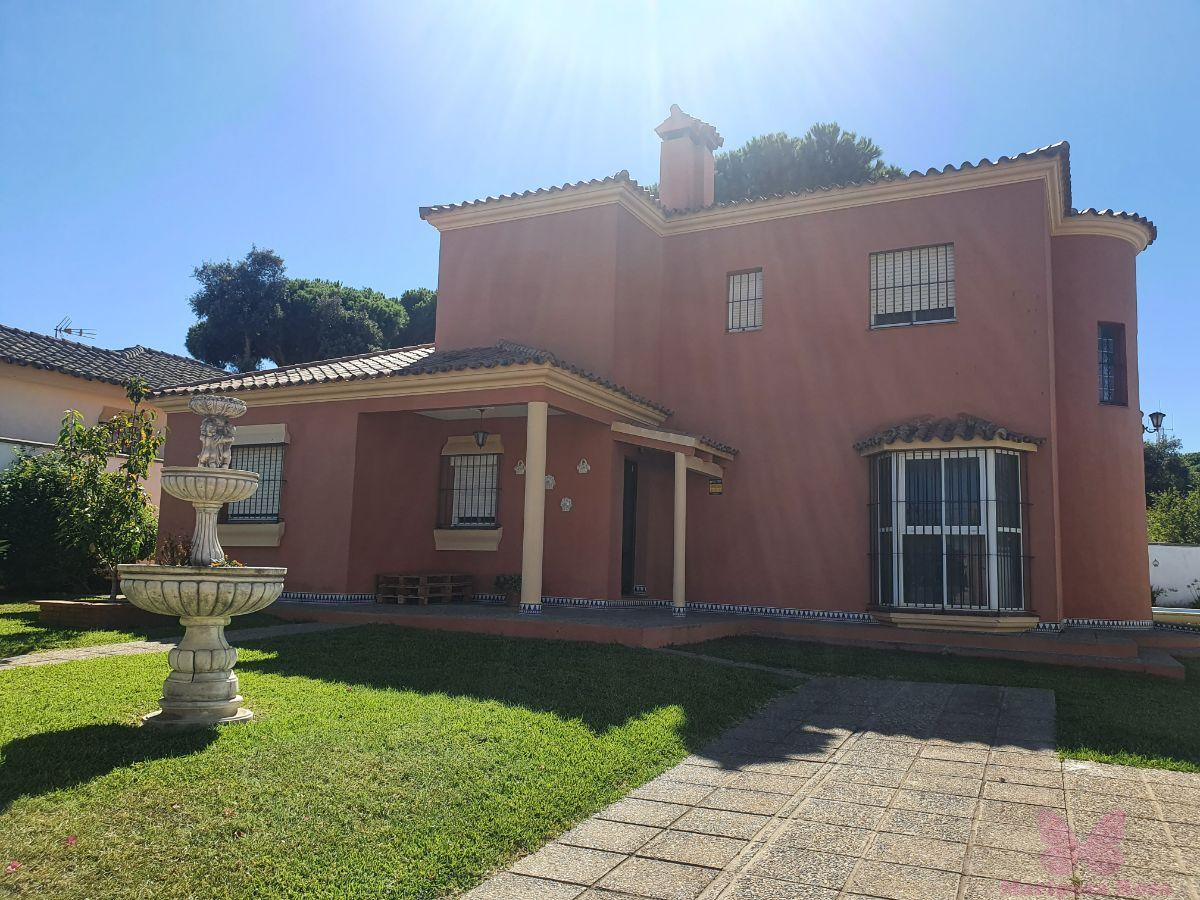 For sale of chalet in Chiclana de la Frontera