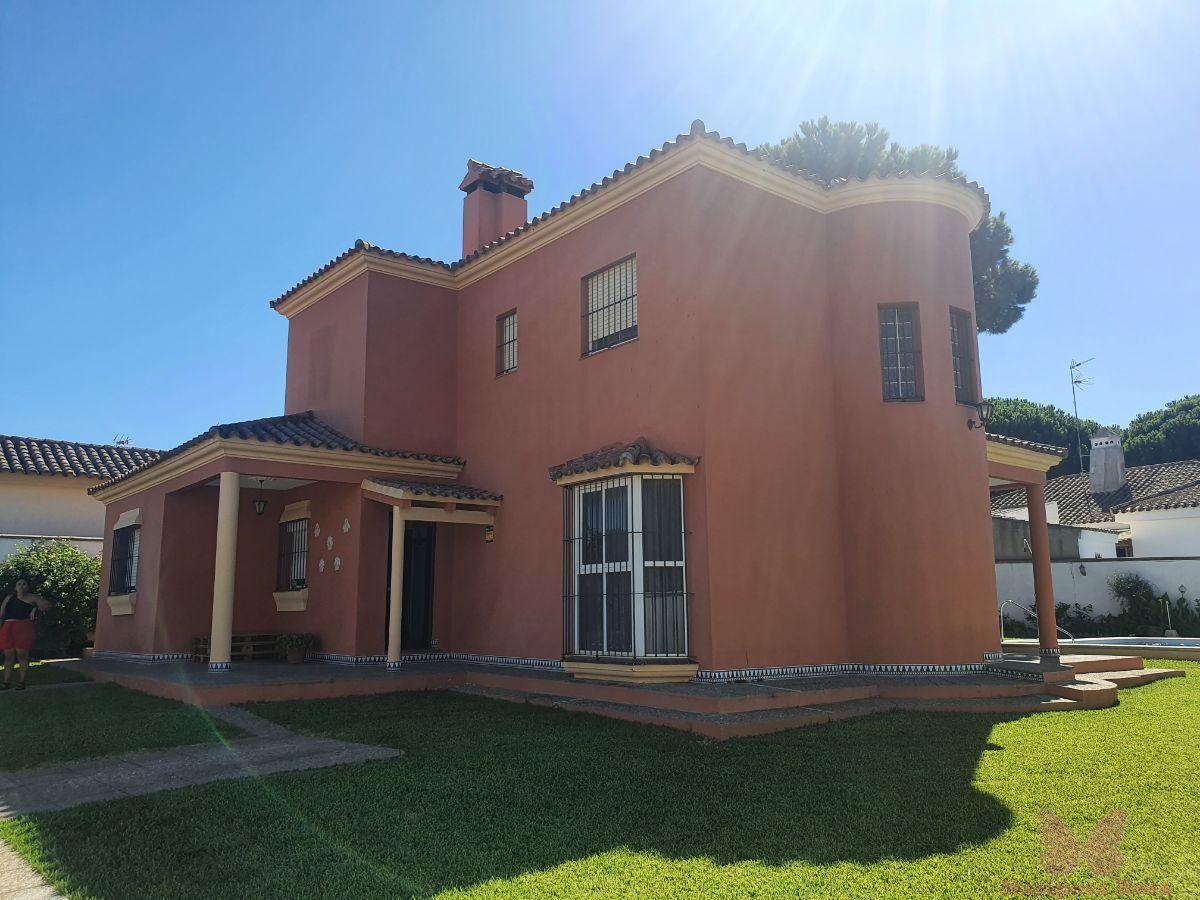 For sale of chalet in Chiclana de la Frontera