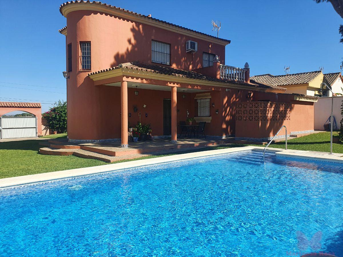 For sale of chalet in Chiclana de la Frontera
