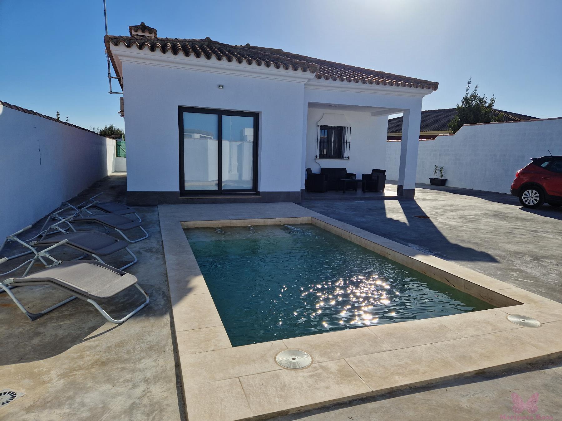 For sale of chalet in Chiclana de la Frontera