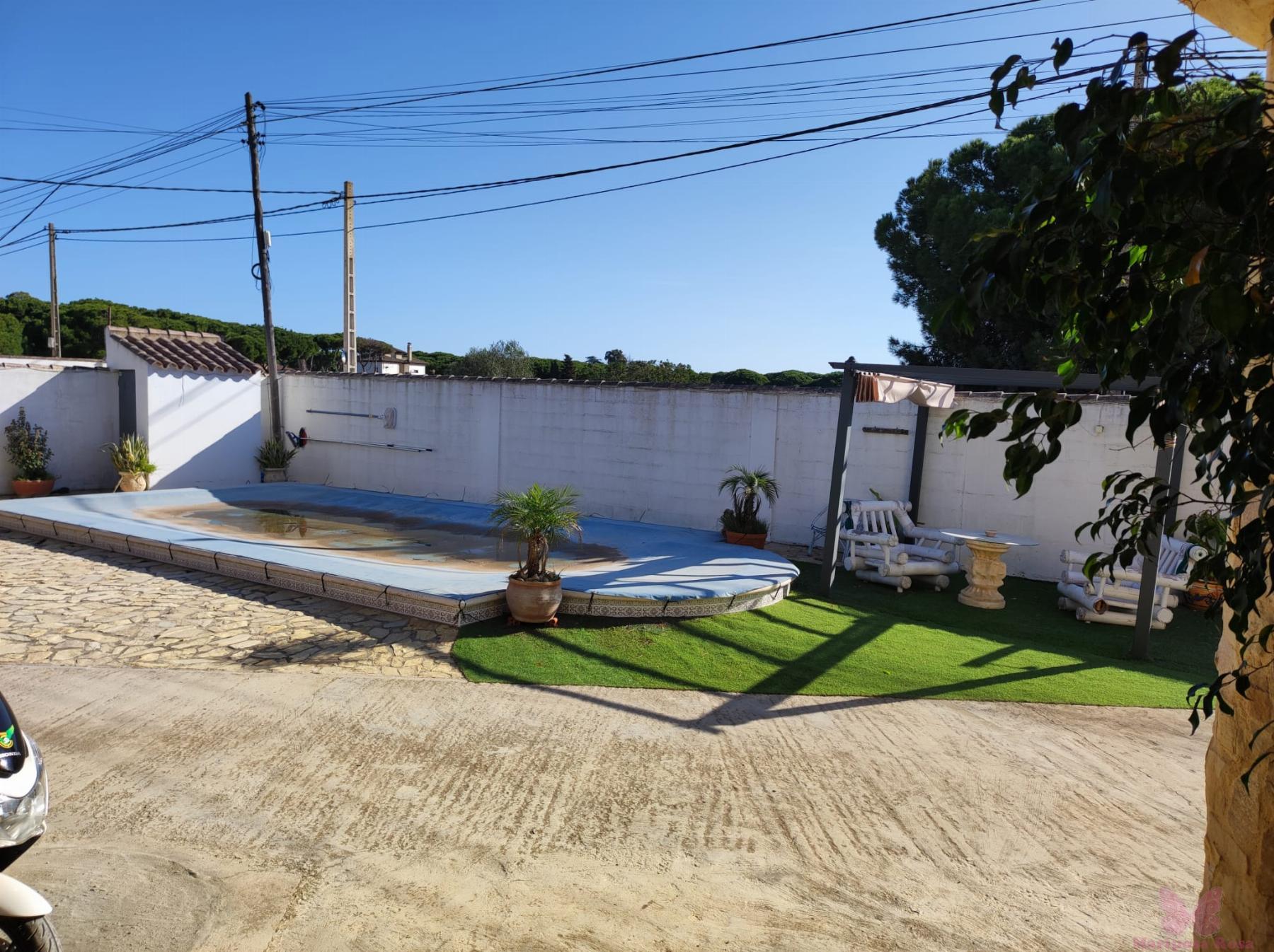 For sale of chalet in Chiclana de la Frontera