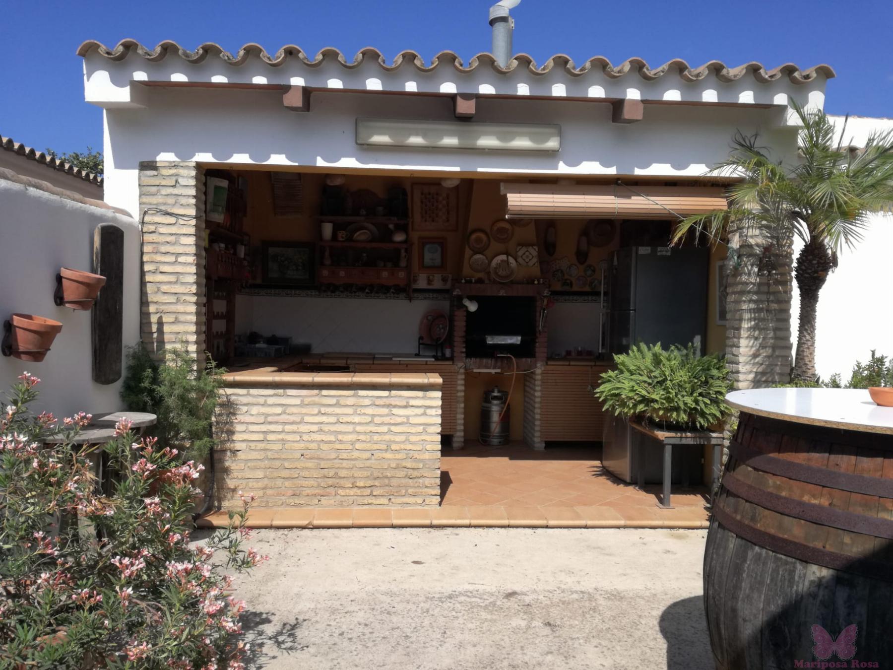 For sale of chalet in Chiclana de la Frontera