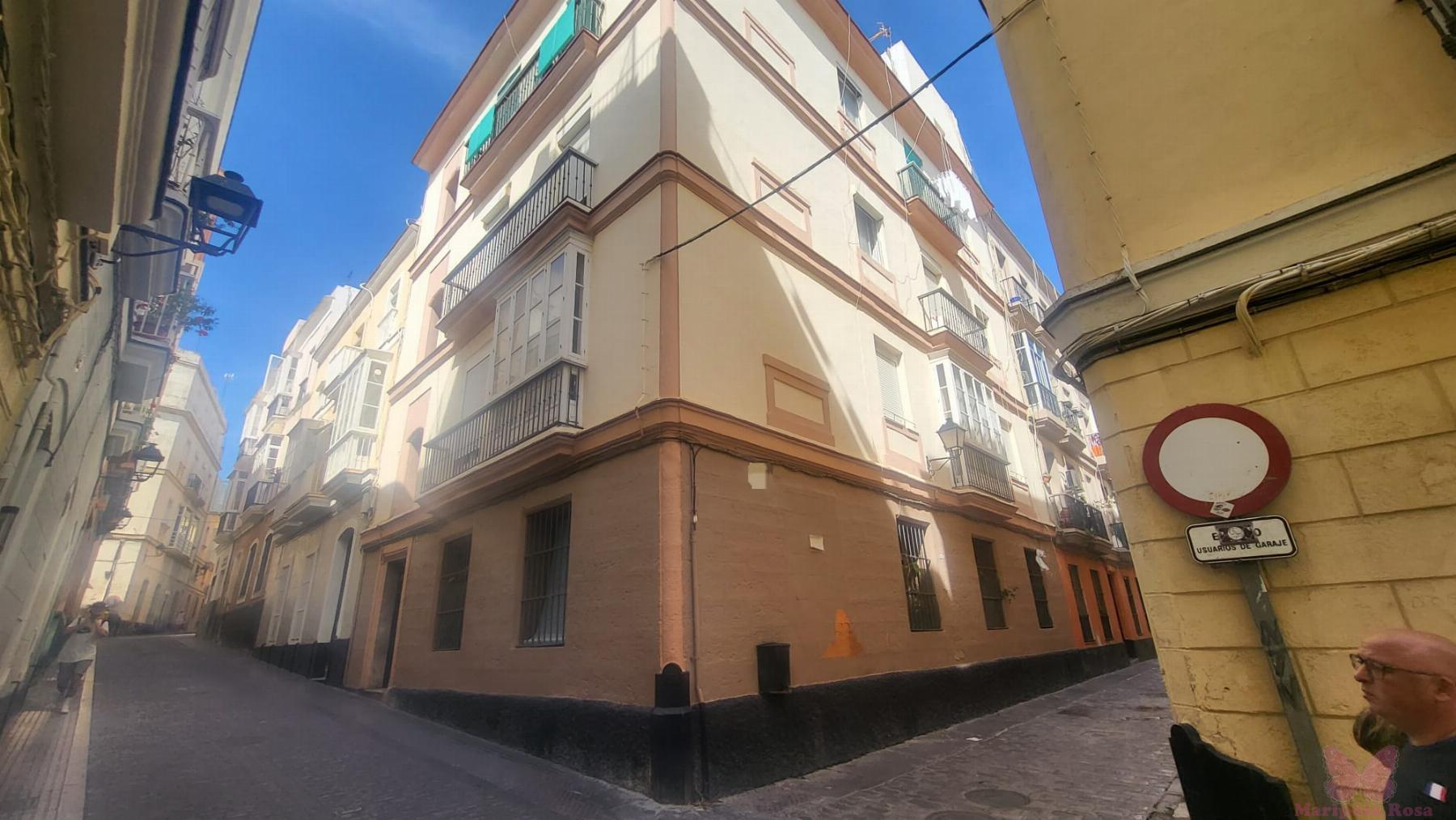 For sale of building in Cádiz