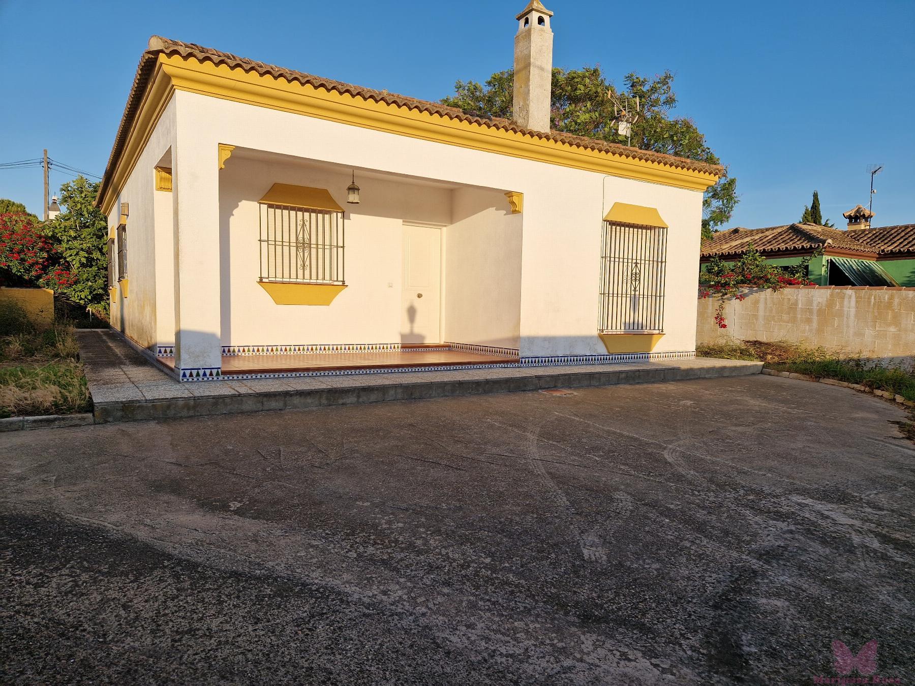 For sale of chalet in Chiclana de la Frontera