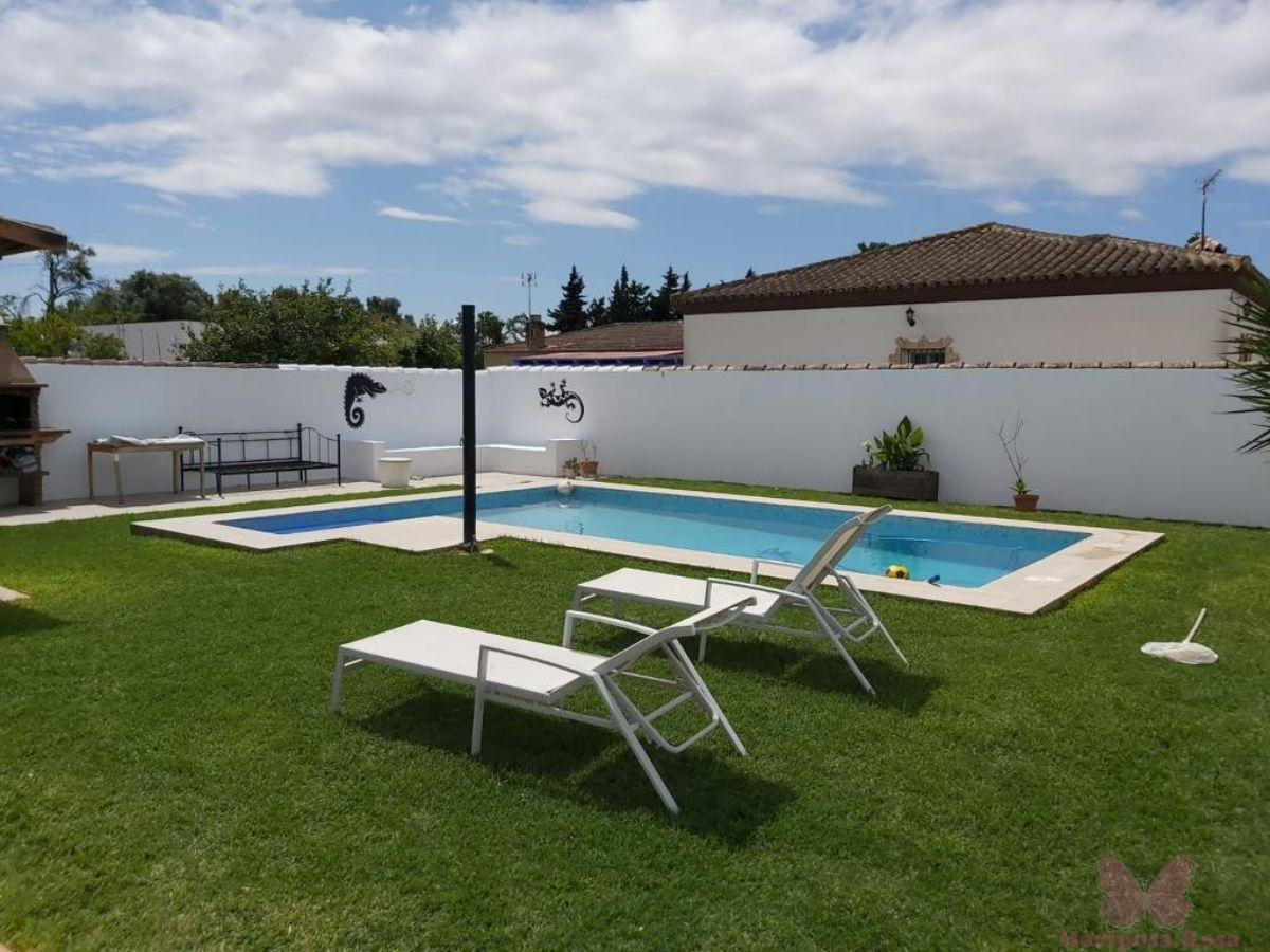 For sale of chalet in Chiclana de la Frontera