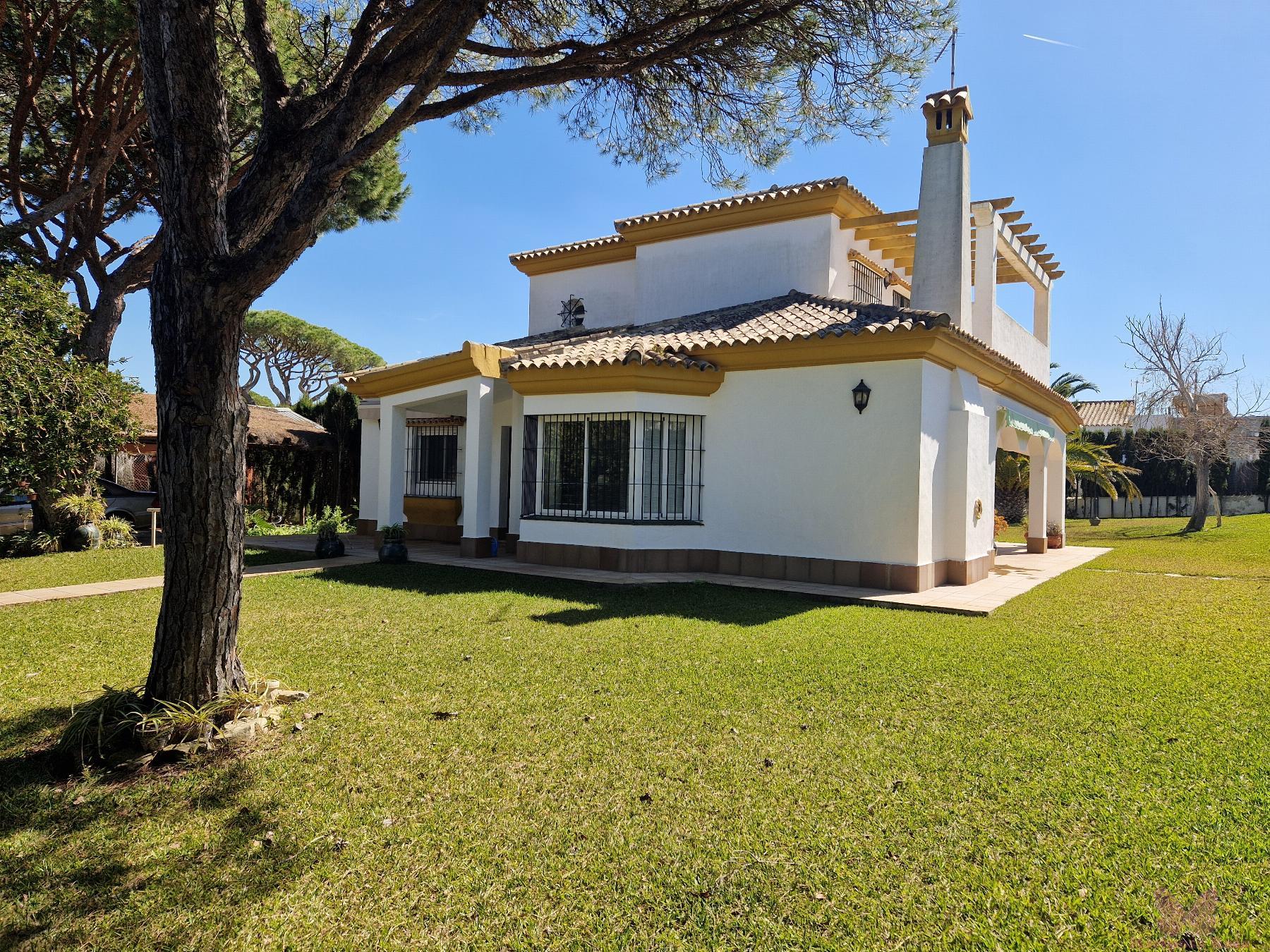 For sale of chalet in Conil