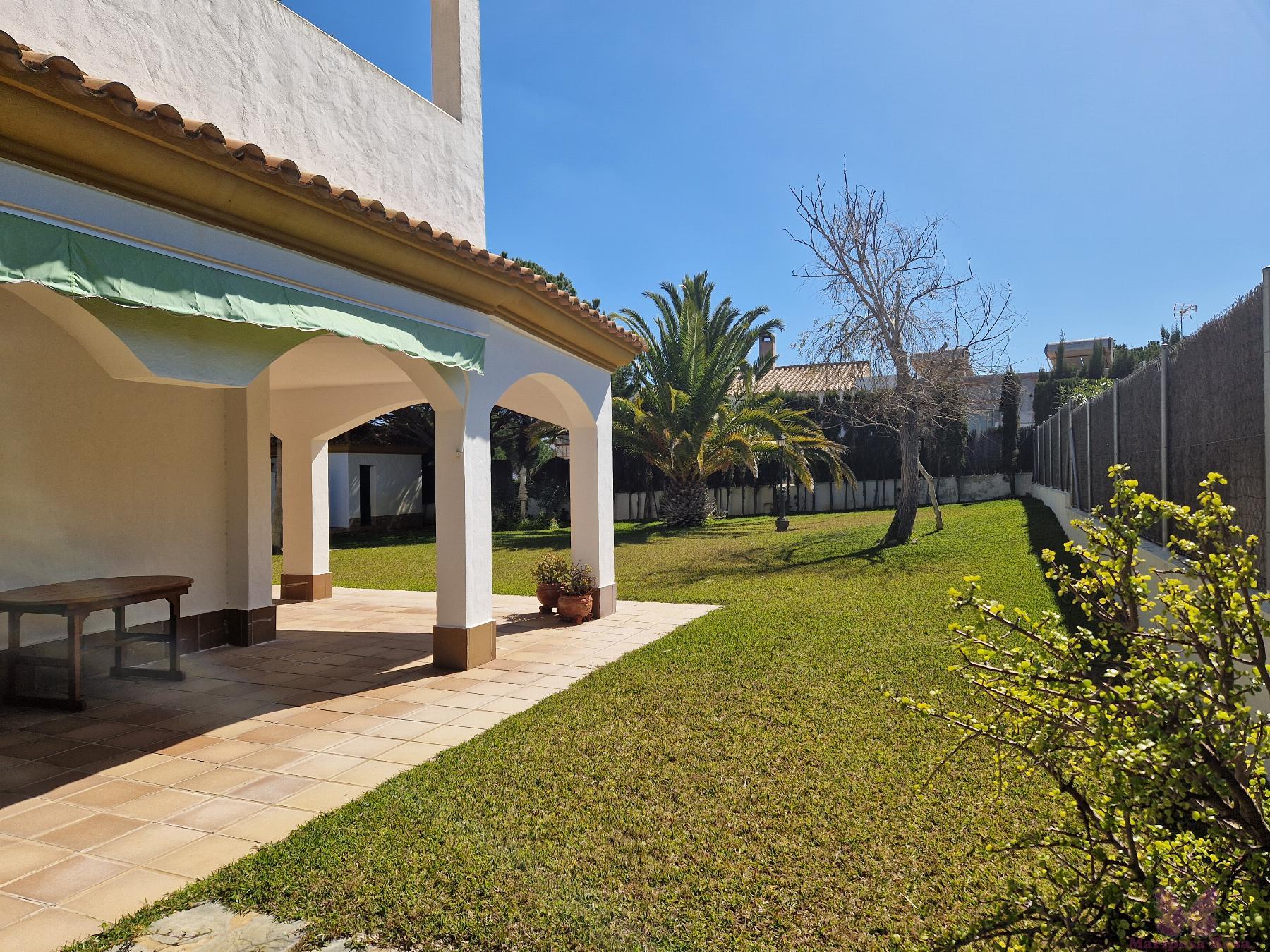 For sale of chalet in Conil