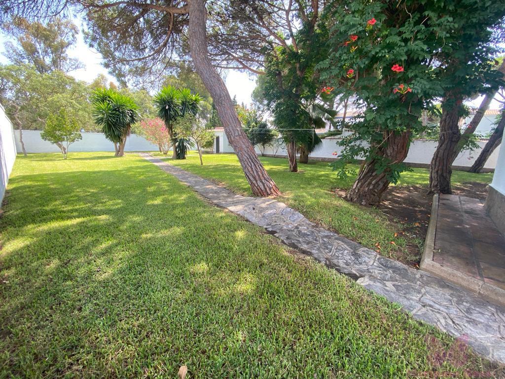 For sale of chalet in Chiclana de la Frontera