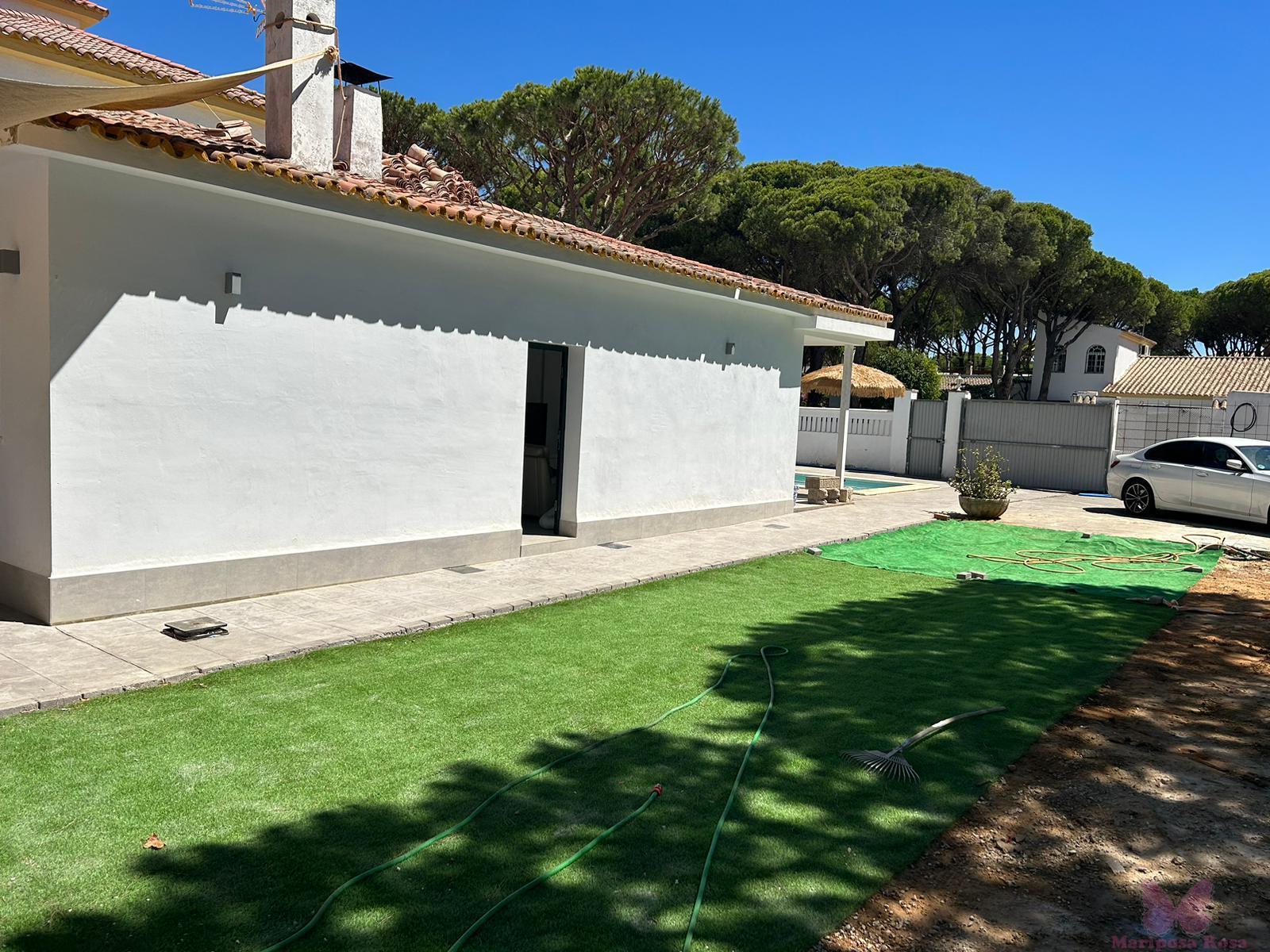 For sale of chalet in Chiclana de la Frontera