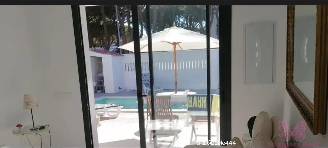 For sale of chalet in Chiclana de la Frontera