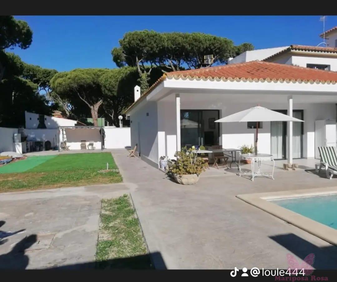 For sale of chalet in Chiclana de la Frontera