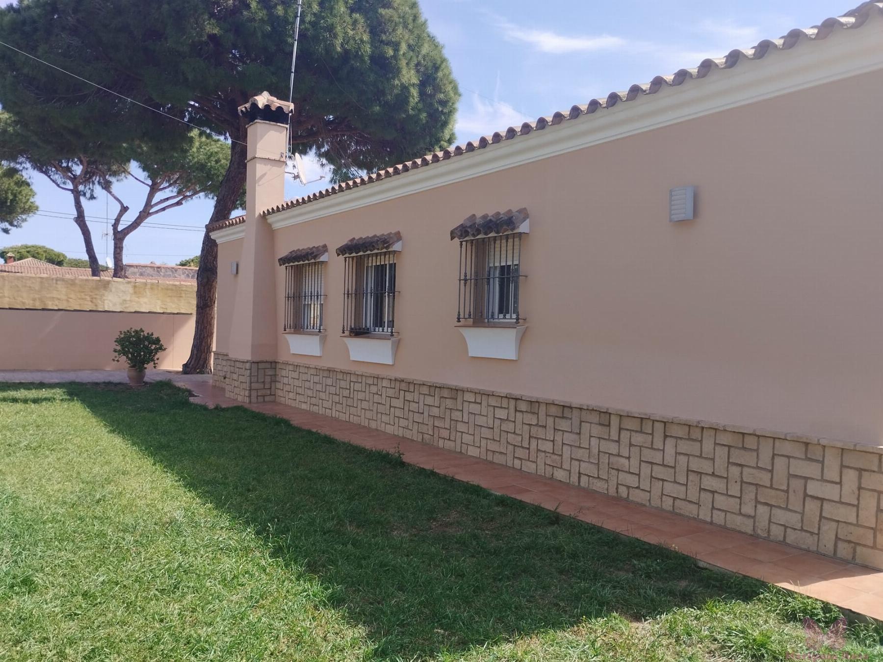 For sale of chalet in Chiclana de la Frontera