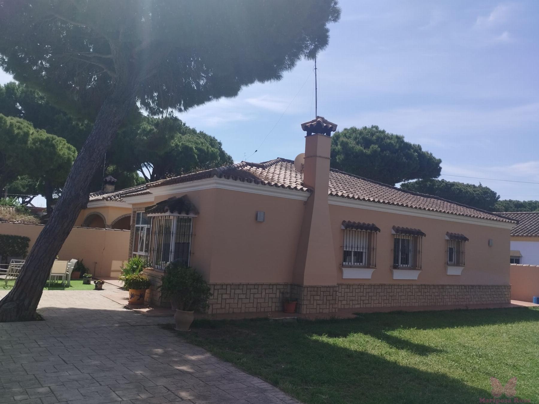 For sale of chalet in Chiclana de la Frontera