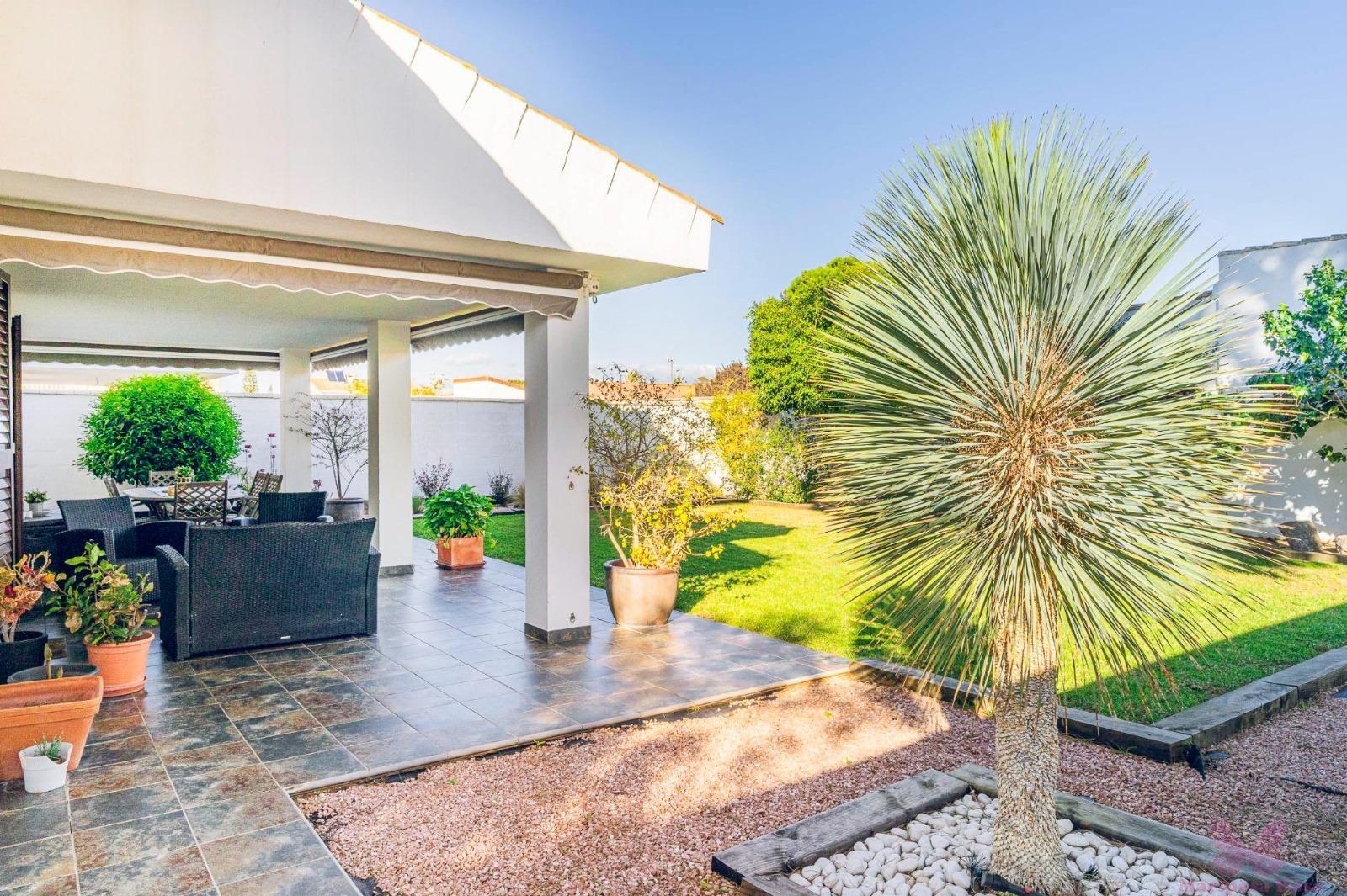 For sale of chalet in Chiclana de la Frontera