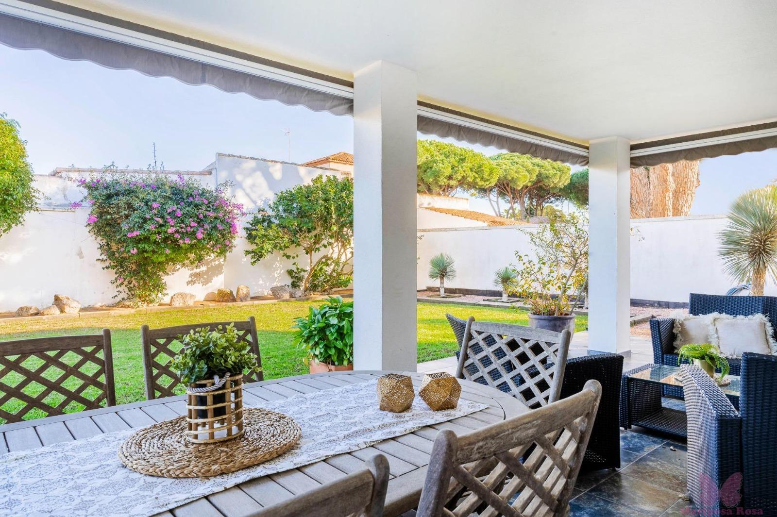 For sale of chalet in Chiclana de la Frontera