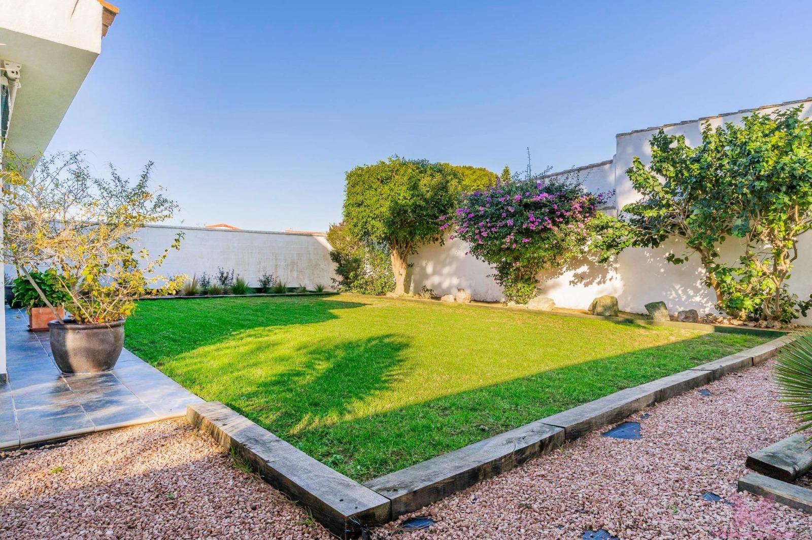 For sale of chalet in Chiclana de la Frontera