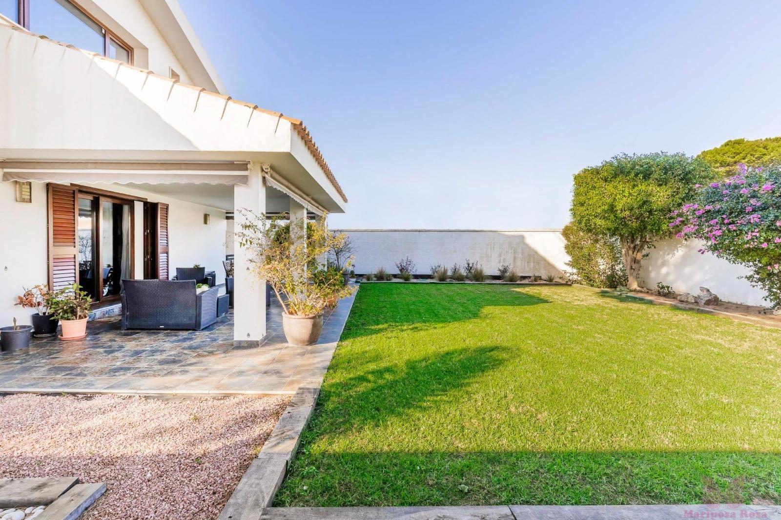 For sale of chalet in Chiclana de la Frontera