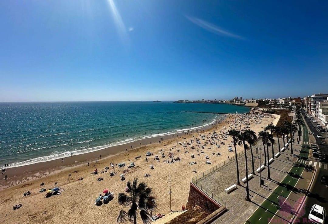 For sale of flat in Cádiz