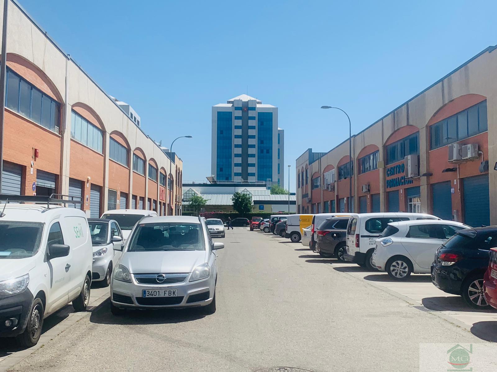 For sale of industrial plant/warehouse in Sevilla