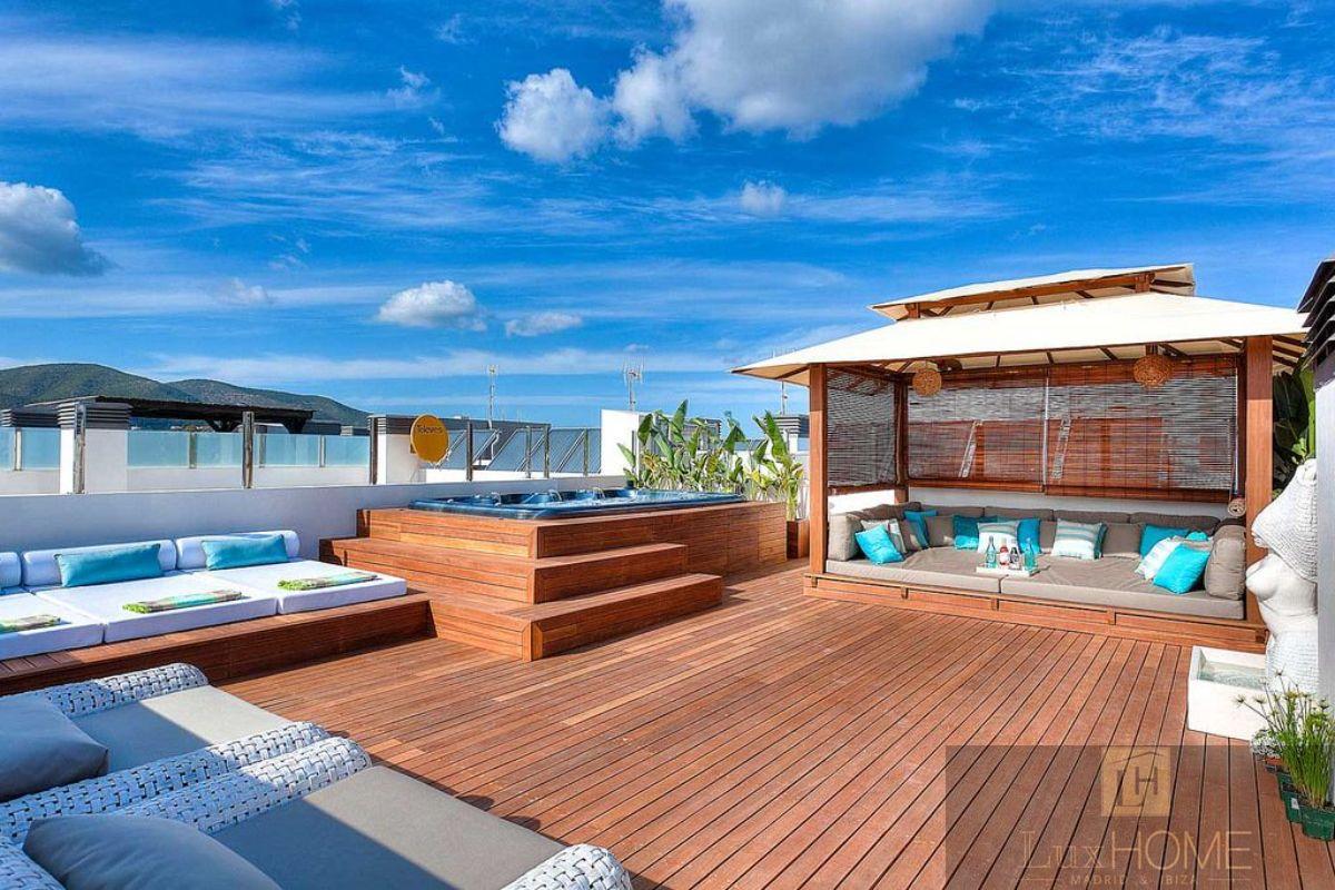 For sale of penthouse in Ibiza