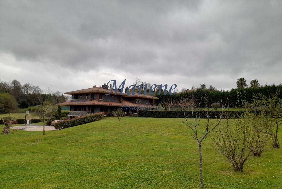 For sale of chalet in Loiu