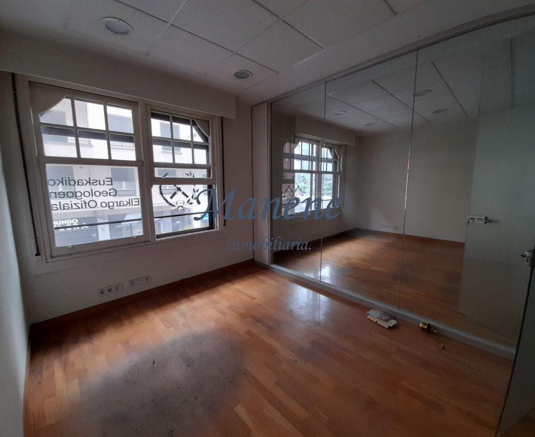 For rent of office in Bilbao